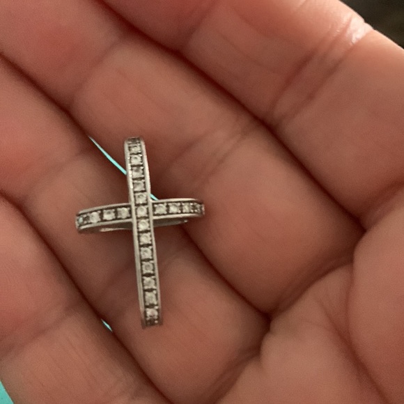 Pierre Cardin Silver Cross - Pendant - Picture 1 of 5